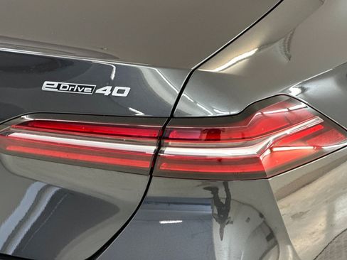 Certified 2024 BMW i5 eDrive40i w/ Premium Package image 12