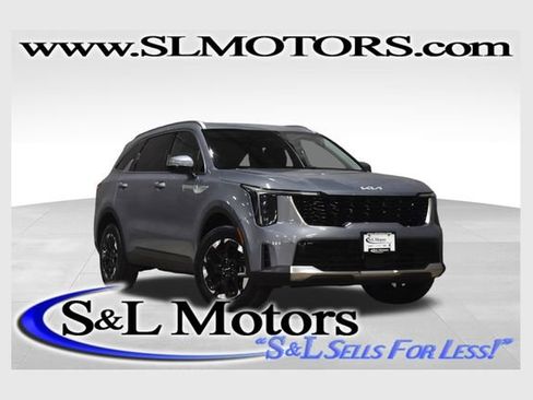 Used 2024 Kia Sorento S image 1