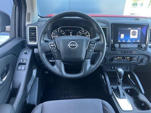 Certified 2024 Nissan Frontier SV w/ SV Convenience Package RWD image 17