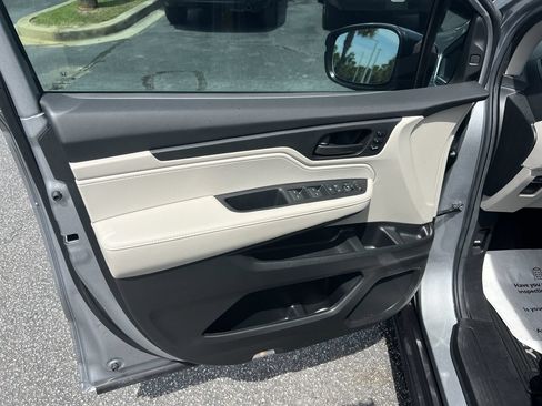 Used 2025 Honda Odyssey EX-L image 14