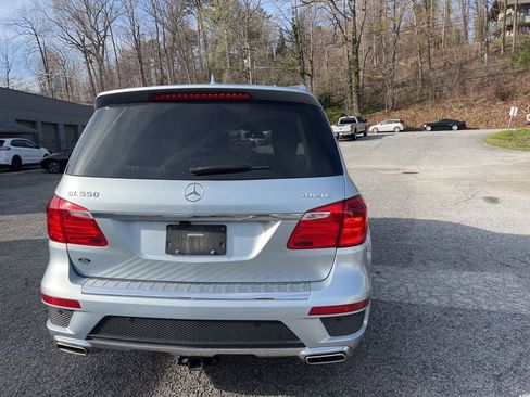 Used 2016 Mercedes-Benz GL 550 4MATIC image 12
