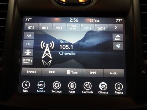 Certified 2018 Chrysler 300 S w/ 300S Premium Group image 35