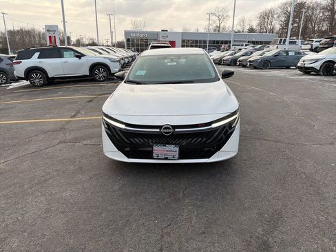 New 2026 Nissan Sentra SR w/ Floor Mat Package FWD image 10