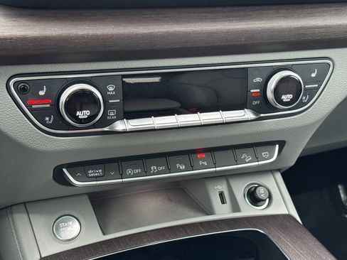 Used 2021 Audi Q5 Prestige w/ Prestige Package image 20