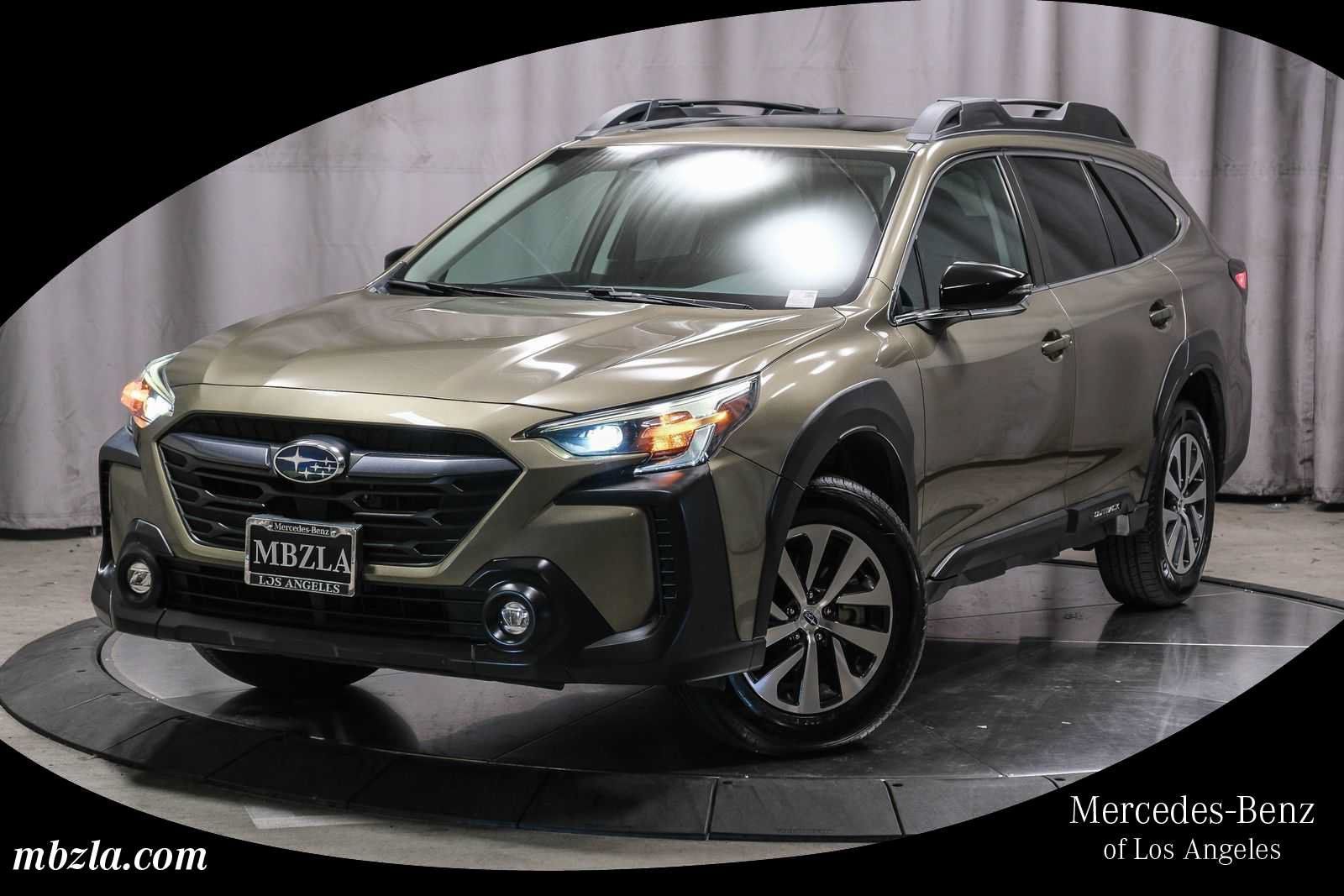 Used 2024 Subaru Outback Premium AWD/4WD image 1