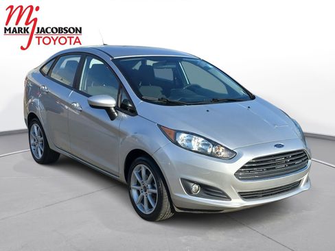 Used 2019 Ford Fiesta SE w/ Equipment Group 201A image 4