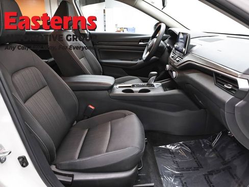 Used 2025 Nissan Altima 2.5 SV image 24