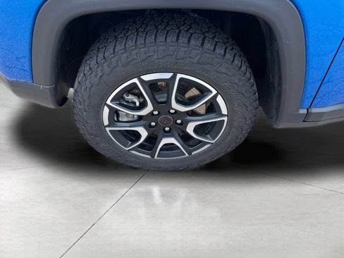 Used 2025 Jeep Compass Trailhawk w/ Trailhawk Elite Group AWD/4WD image 9