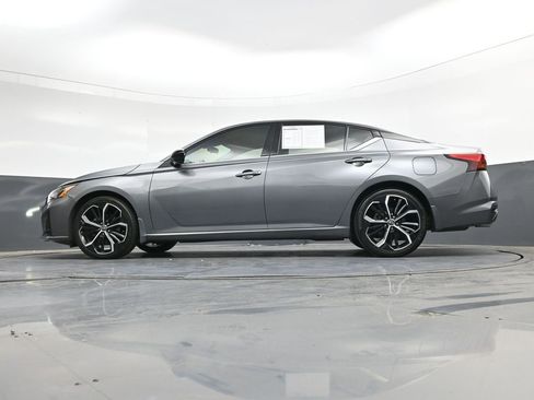 Used 2023 Nissan Altima 2.5 SR FWD image 23