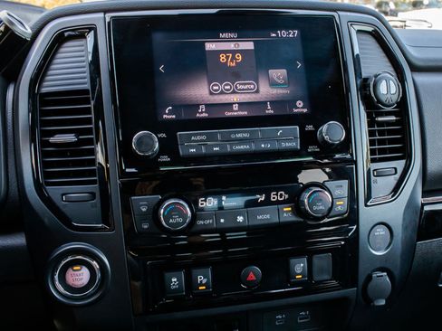Used 2023 Nissan Titan SV w/ SV Convenience Package RWD image 19