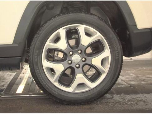 Used 2021 Jeep Compass Limited AWD/4WD image 23