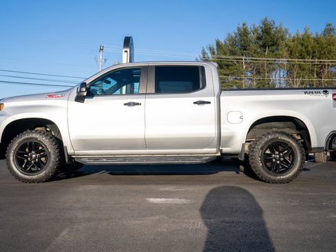 Used 2019 Chevrolet Silverado 1500 LT Trail Boss image 3