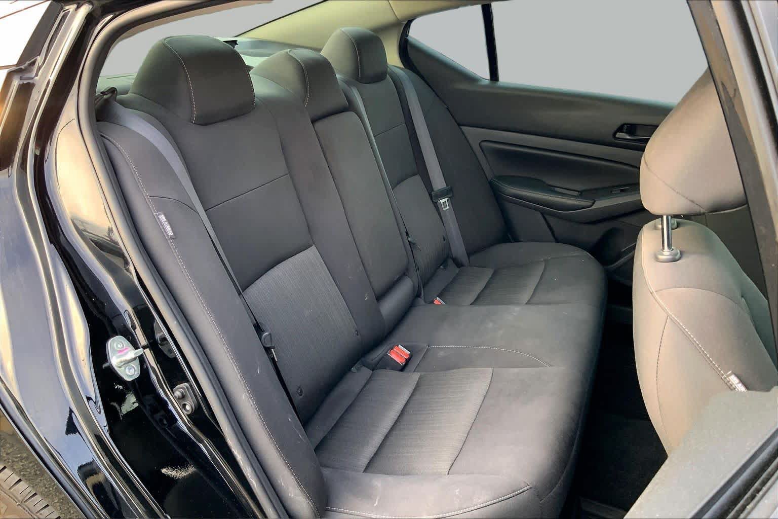 Used 2024 Nissan Altima 2.5 SV FWD image 18