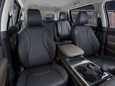 New 2026 Kia Carnival EX FWD image 15