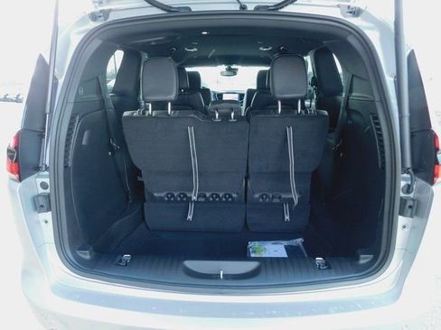 New 2026 Chrysler Pacifica Select image 12