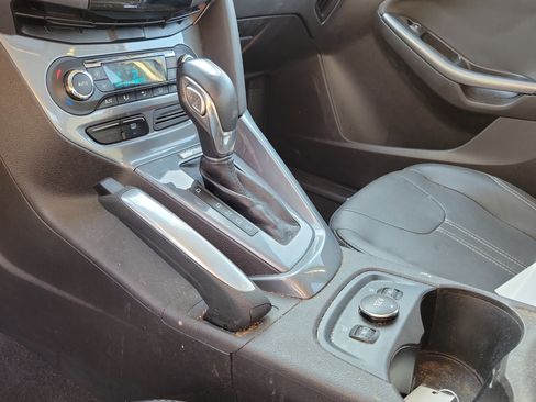 Used 2012 Ford Focus Titanium image 29