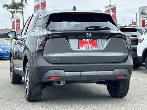 Used 2026 Nissan Kicks SV image 3