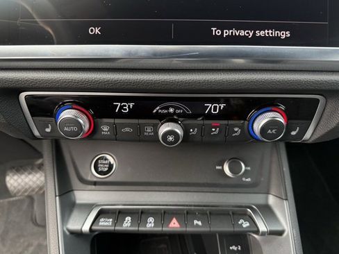 Used 2025 Audi Q3 2.0T Premium image 17