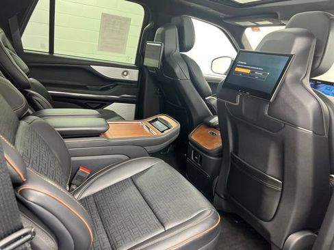 Used 2025 Lincoln Navigator Black Label AWD/4WD image 29