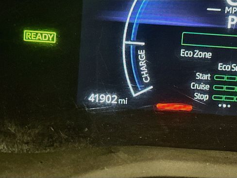 Used 2025 Toyota Camry SE FWD image 19