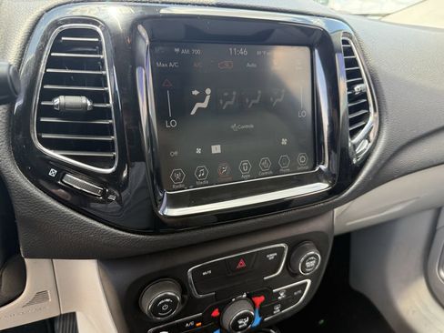 Used 2019 Jeep Compass Limited AWD/4WD image 18