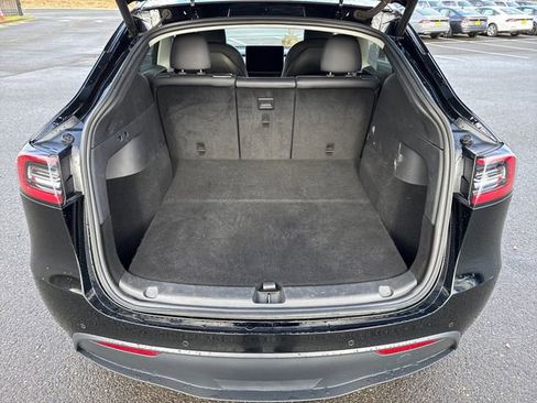 Used 2020 Tesla Model Y Long Range image 18