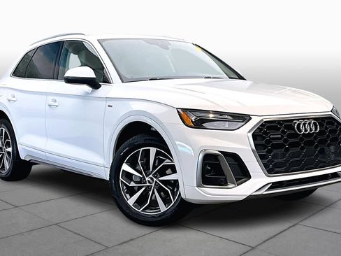Certified 2022 Audi Q5 2.0T Premium w/ Convenience Package image 2