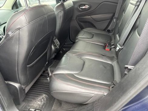 Used 2016 Jeep Cherokee Trailhawk w/ Comfort/Convenience Group AWD/4WD image 14