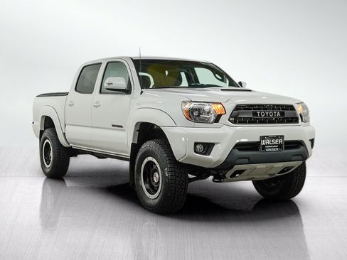Used 2015 Toyota Tacoma 4x4 Double Cab w/ TRD Sport Package image 7