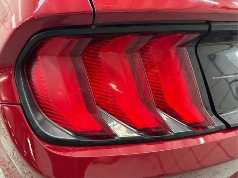 Used 2018 Ford Mustang Coupe RWD image 30