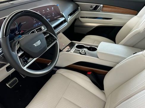 New 2026 Cadillac Vistiq Luxury w/ LPO, Floor Liner Package image 10