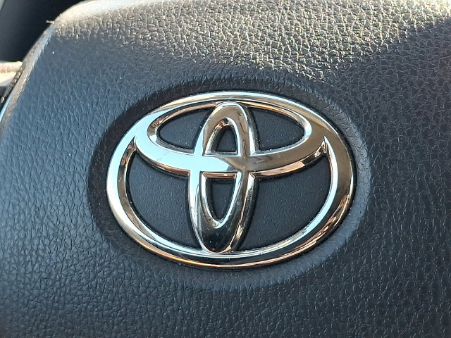 Certified 2020 Toyota Camry SE FWD image 30