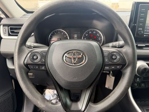 Used 2020 Toyota RAV4 LE w/ Carpet Mat Package FWD image 16