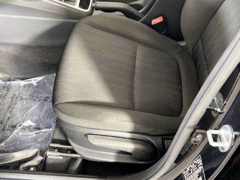 Used 2023 Hyundai Venue SE image 18