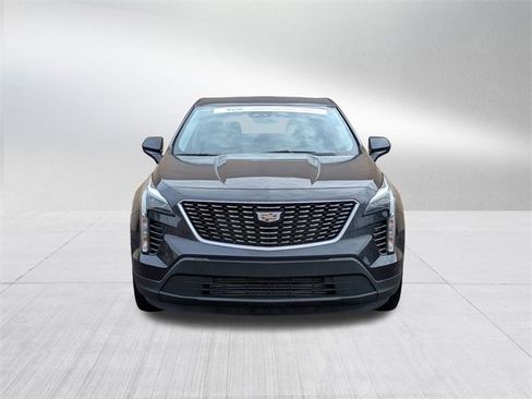 Certified 2023 Cadillac XT4 Luxury w/ Cold Weather Package image 2