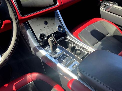 Used 2022 Land Rover Range Rover Sport HST image 16