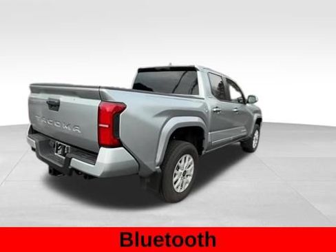 Used 2025 Toyota Tacoma SR5 AWD/4WD image 7