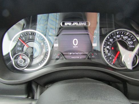 Used 2019 RAM 1500 Laramie image 27