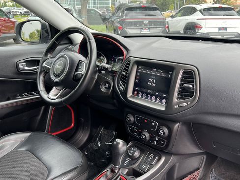 Used 2019 Jeep Compass Trailhawk AWD/4WD image 20
