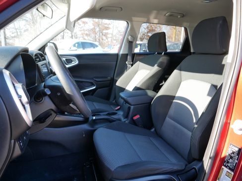 Used 2021 Kia Soul LX image 34