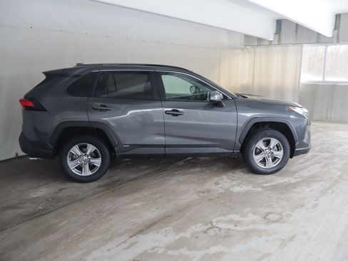 Used 2024 Toyota RAV4 XLE image 4