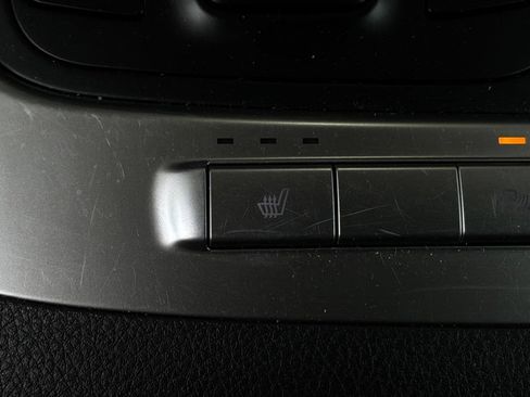 Used 2026 Kia Carnival FWD image 25