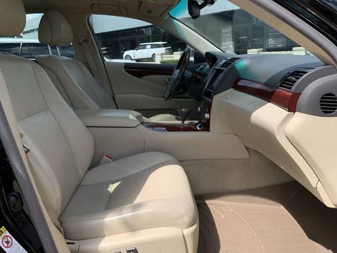 Used 2012 Lexus LS 460 w/ Comfort Pkg RWD image 34