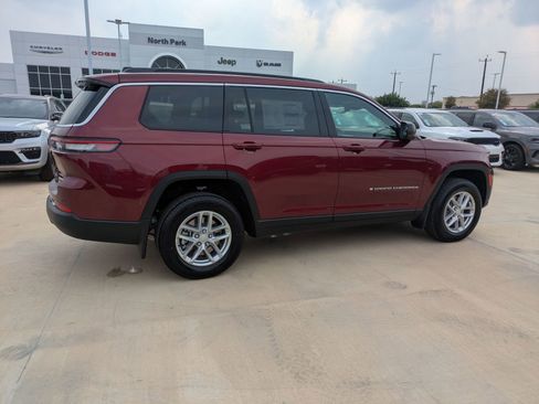 New 2025 Jeep Grand Cherokee L Laredo RWD image 2
