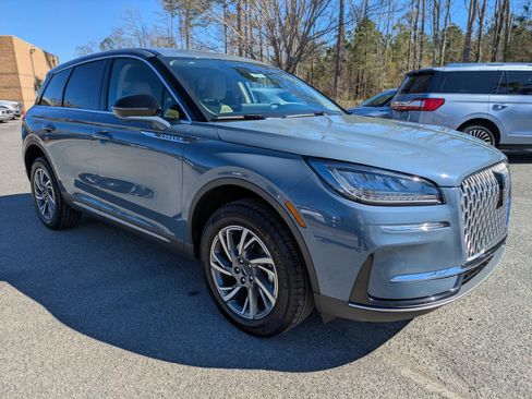 Used 2025 Lincoln Corsair FWD w/ Equipment Group 101A image 3