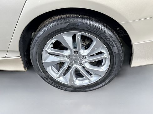 Used 2019 Honda Accord LX image 37