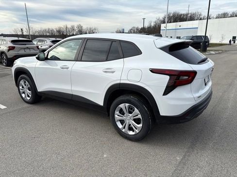 New 2026 Chevrolet Trax LS image 3