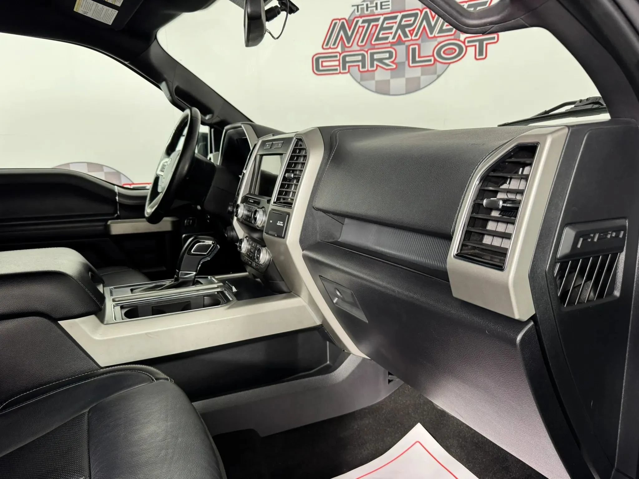Used 2019 Ford F150 Lariat w/ Equipment Group 502A Luxury AWD/4WD image 12