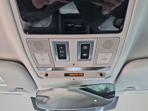 Used 2024 Land Rover Defender 110 X-Dynamic SE image 40