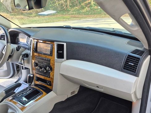 Used 2009 Jeep Grand Cherokee Limited image 74